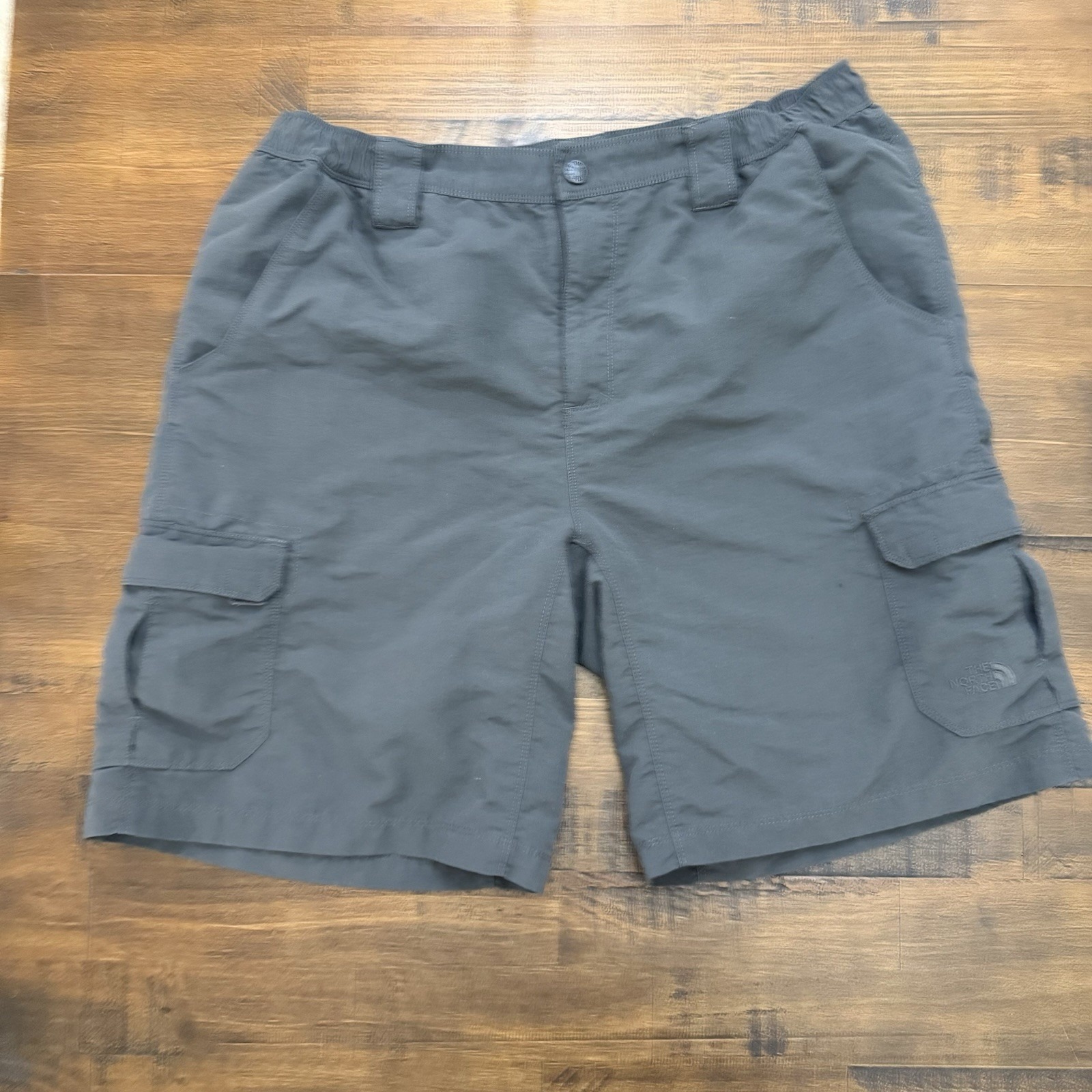 Northface Mens Charcoal Gray Cargo Shorts Inseam 9 Inseam Size Large Northface Mens Charcoal Gray Cargo Shorts Inseam 9 Inseam Size Large